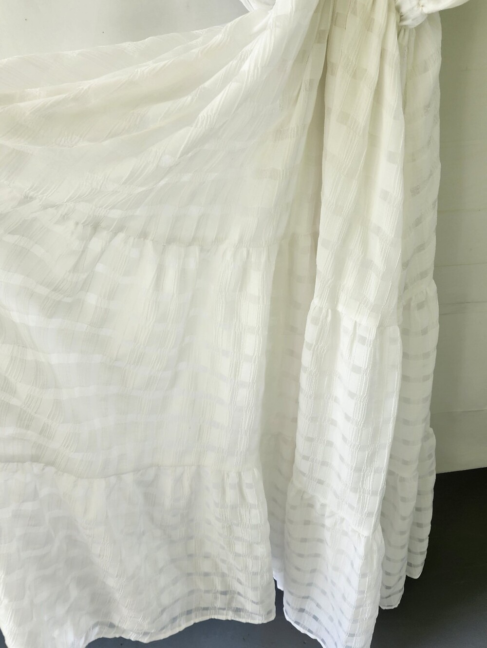 Arula White V-Neck Flutter Sleeve Maxi Dress - Picture 5 of 13